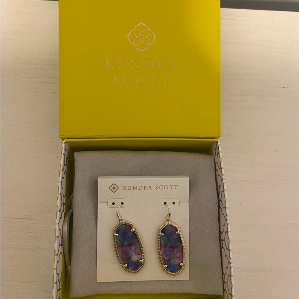 🔥Kendra Scott Elle Earring🔥